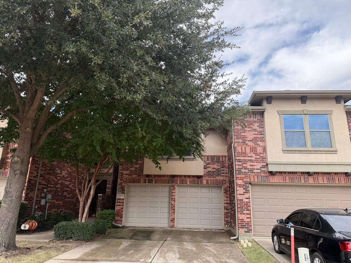 Foto principal - 333 Phoebe Dr