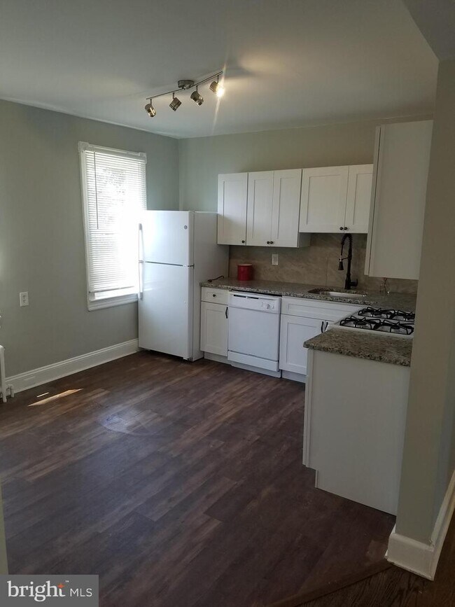 Foto del edificio - 742 Franklin St