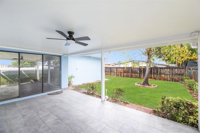 Building Photo - Northwest 10th Street, Pembroke Pines, FL 33024 - 3 BR 2 BA single-family home