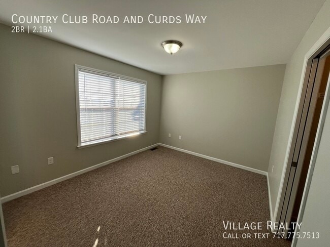 Building Photo - 719 Country Club Rd