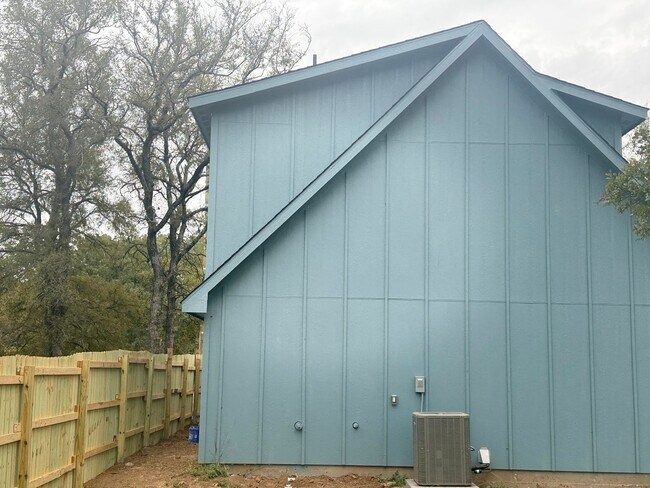 Foto del edificio - 151 Sleepy Meadow Dr
