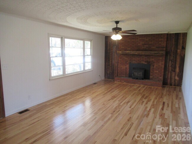 Foto del edificio - 1330 Davis Rd
