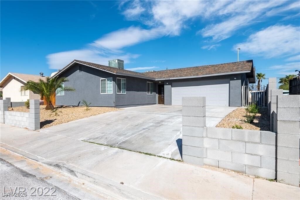 Foto principal - 6420 W Alomar Ave
