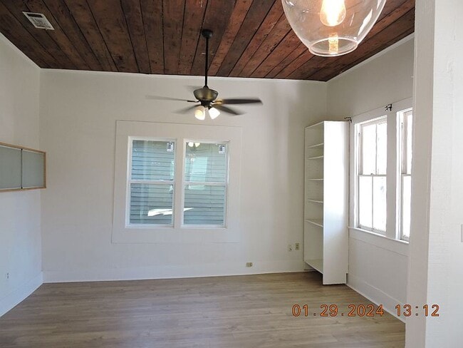 Dining with built-ins - 1250 Perkins Rd
