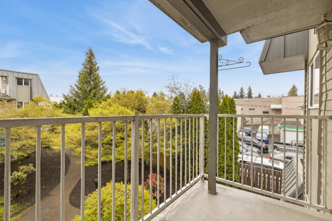 Foto del edificio - 11540 Pinehurst Way NE