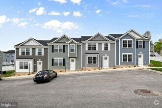 Building Photo - 2639 Maplewood Cir