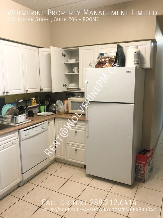 Photo du bâtiment - Male Student Housing in Waterloo