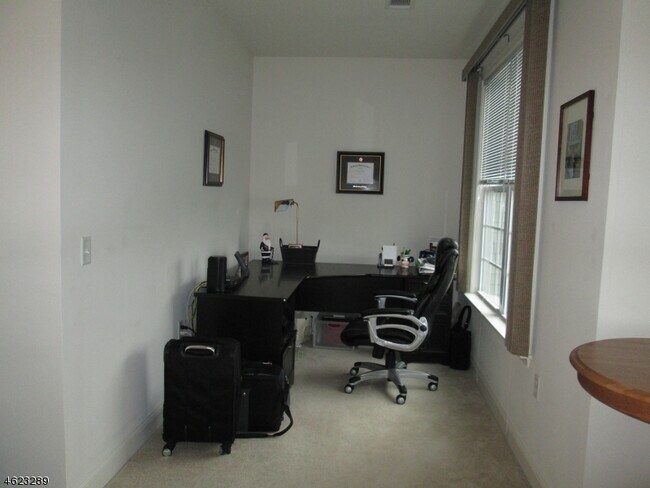 Building Photo - 2411 Ramapo Ct