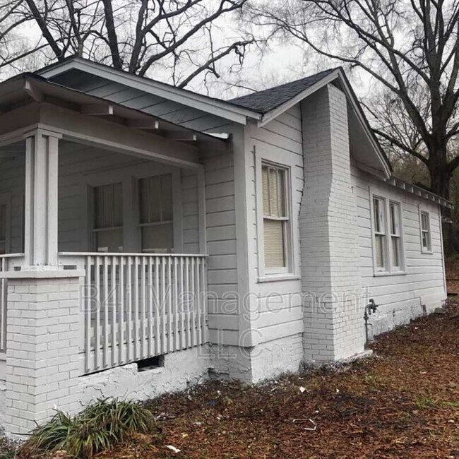 Building Photo - 870 Lake Creek Rd