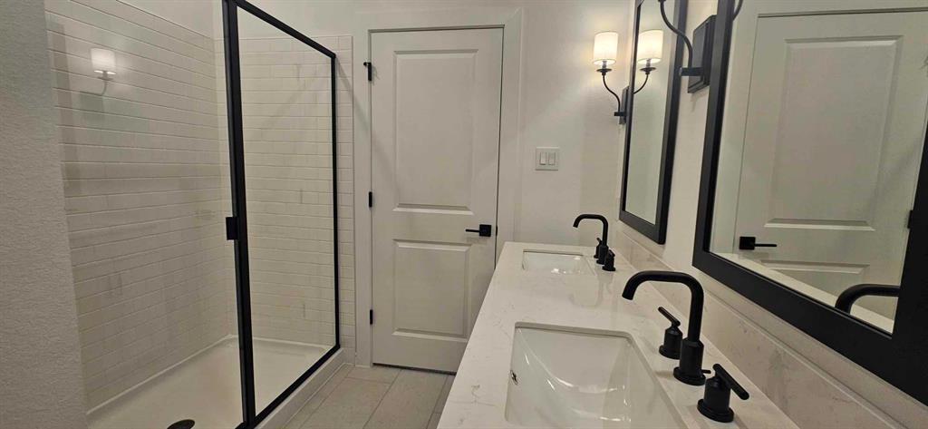 Foto principal - 8423 Bay Rdg Cir