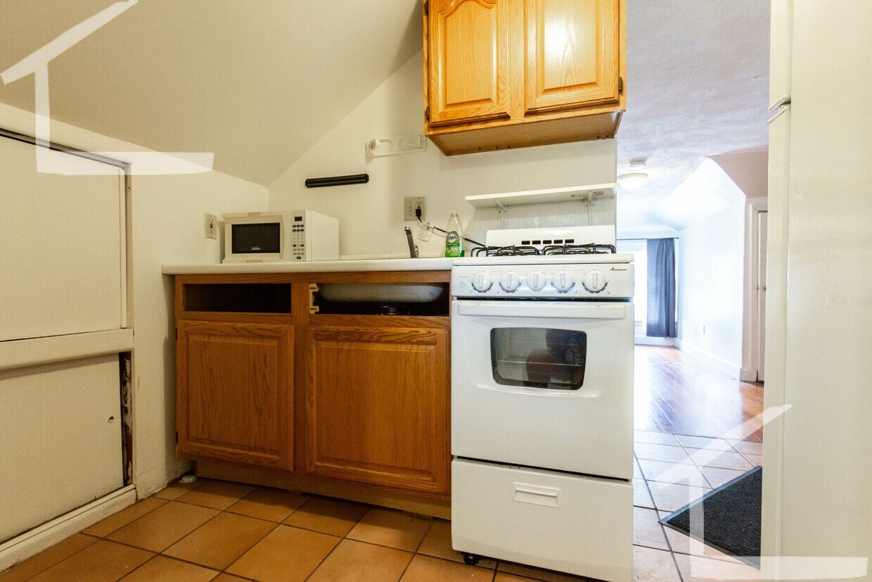 Utilities Included (Gas, Electric, Heat/Ho... - Utilities Included (Gas, Electric, Heat/Ho...
