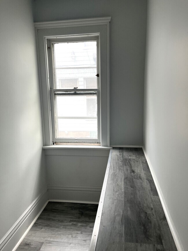 Foto del edificio - 257 W 8th St