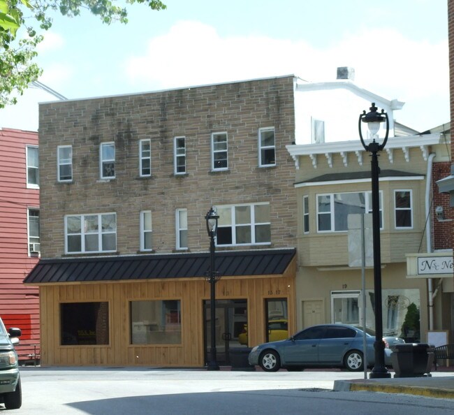 15 S 3rd St, Oxford, PA 19363 Apartments in Oxford, PA