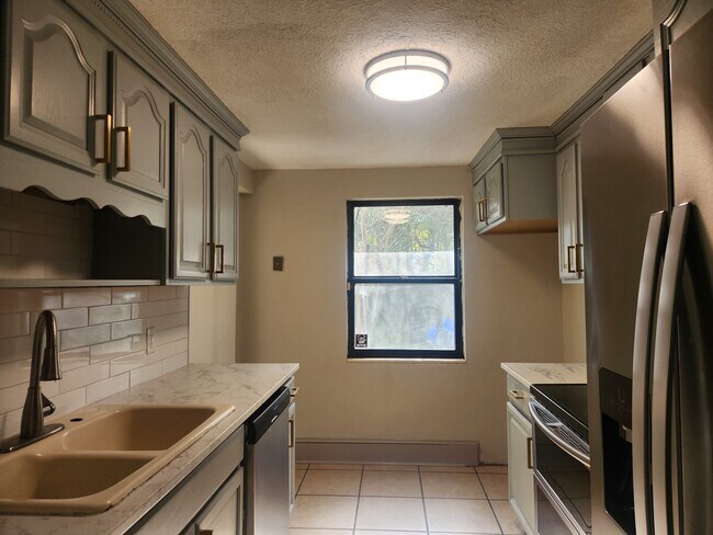 Cocina - 6930 Hafford Ln