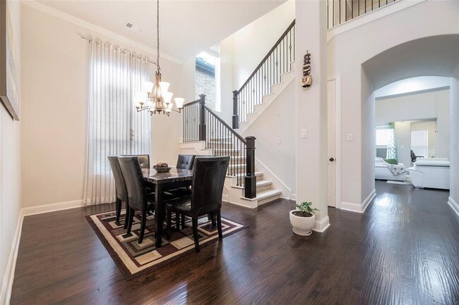 Building Photo - 328 Vine St