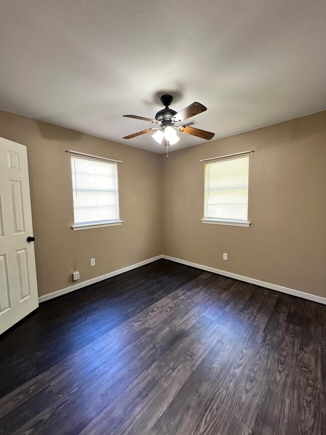 Photo - 1502 White Rd House