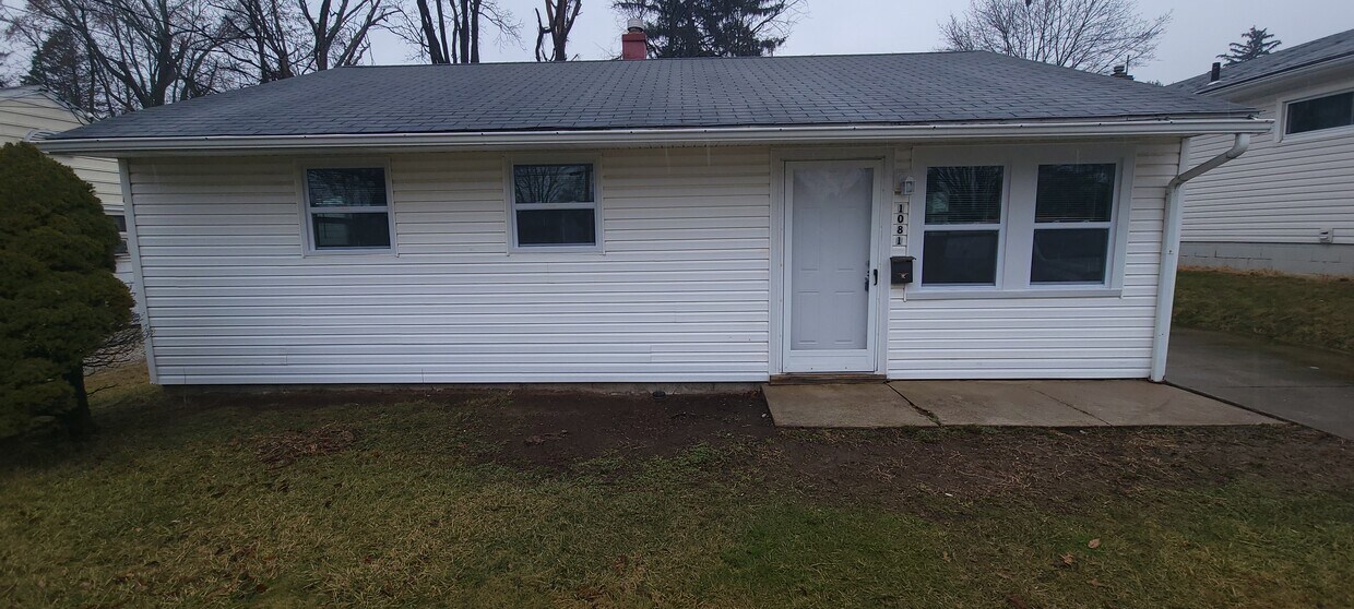 Primary Photo - 1081 Carnegie Ave