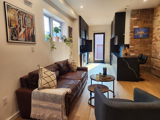 Building Photo - 233 St Clarens Ave