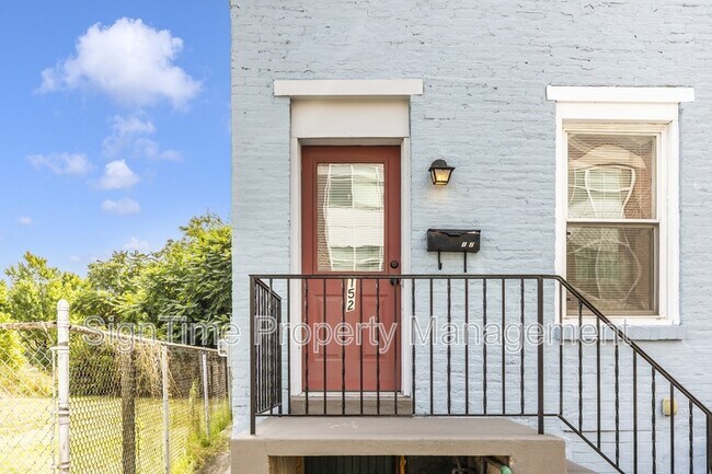 Foto del edificio - 152 E South St