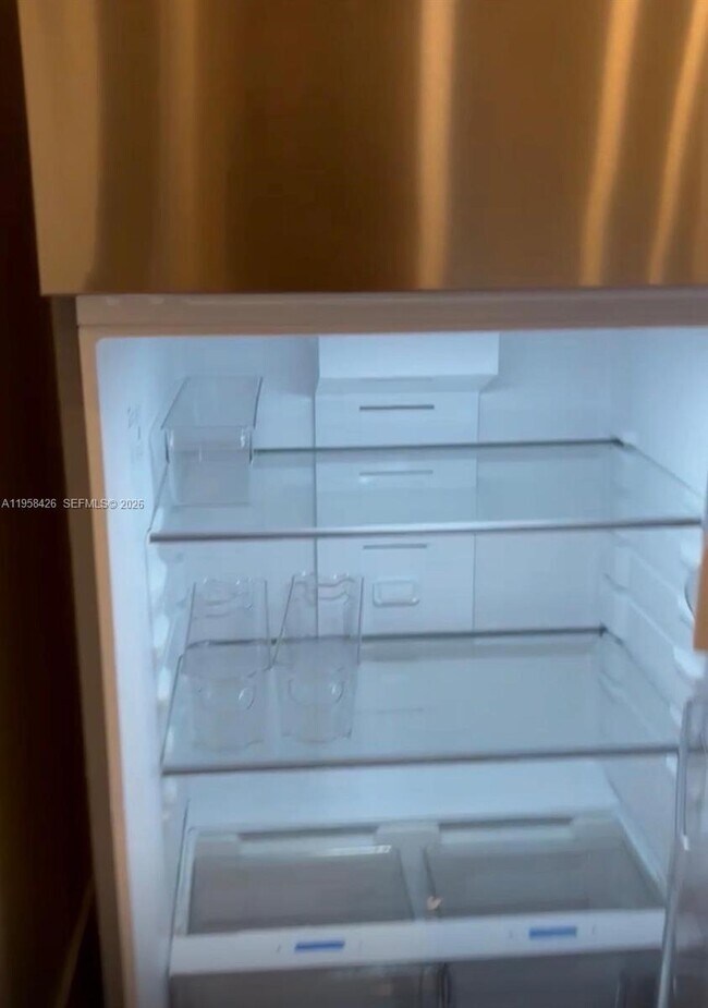 Foto del edificio - 3356 Bird Ave