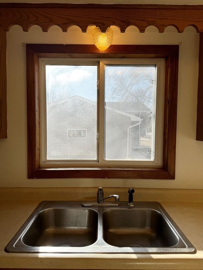 Building Photo - Opal Townhomes
