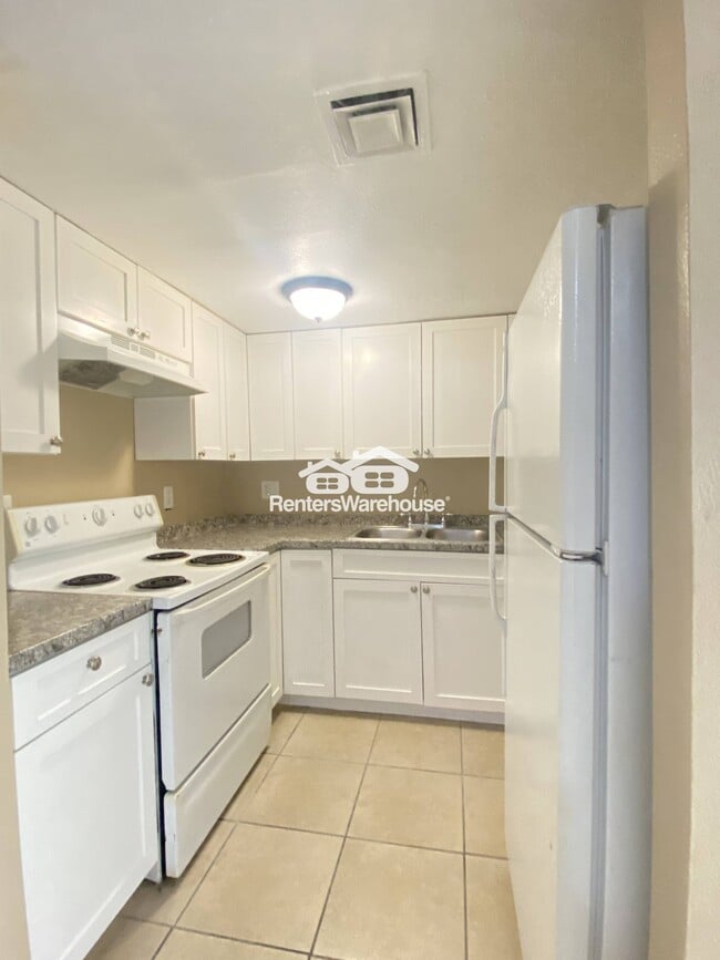 Building Photo - 2802 N 43rd Ave