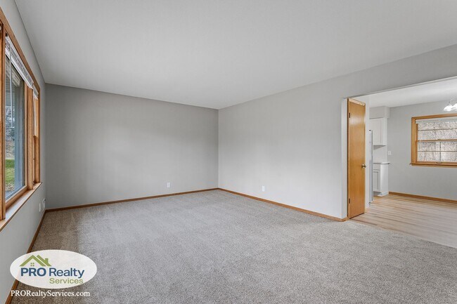 Foto del edificio - 3 Bedroom House on a Large Lot