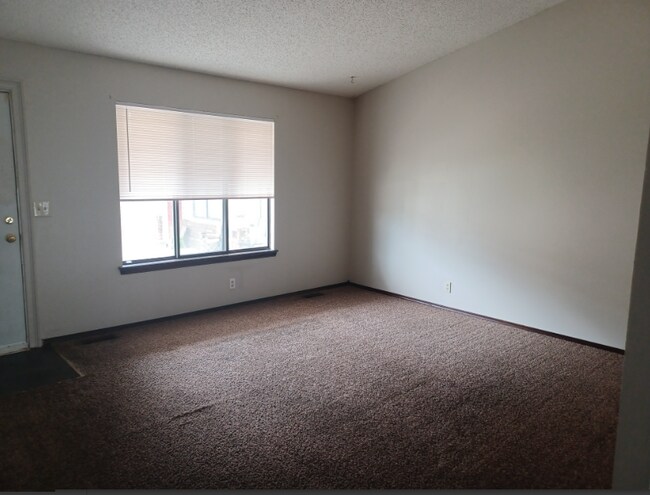 Foto del edificio - 1302 E Selma St