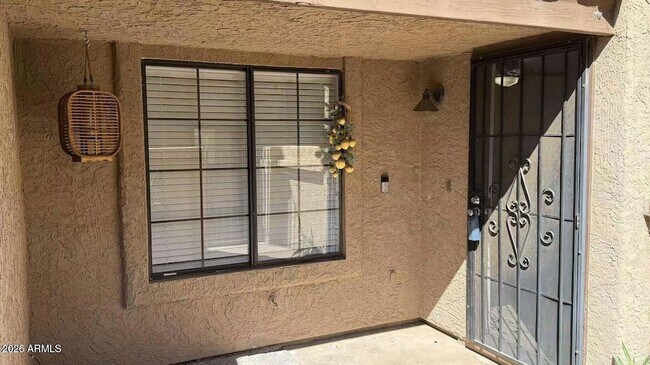 Foto del edificio - 925 N College Ave