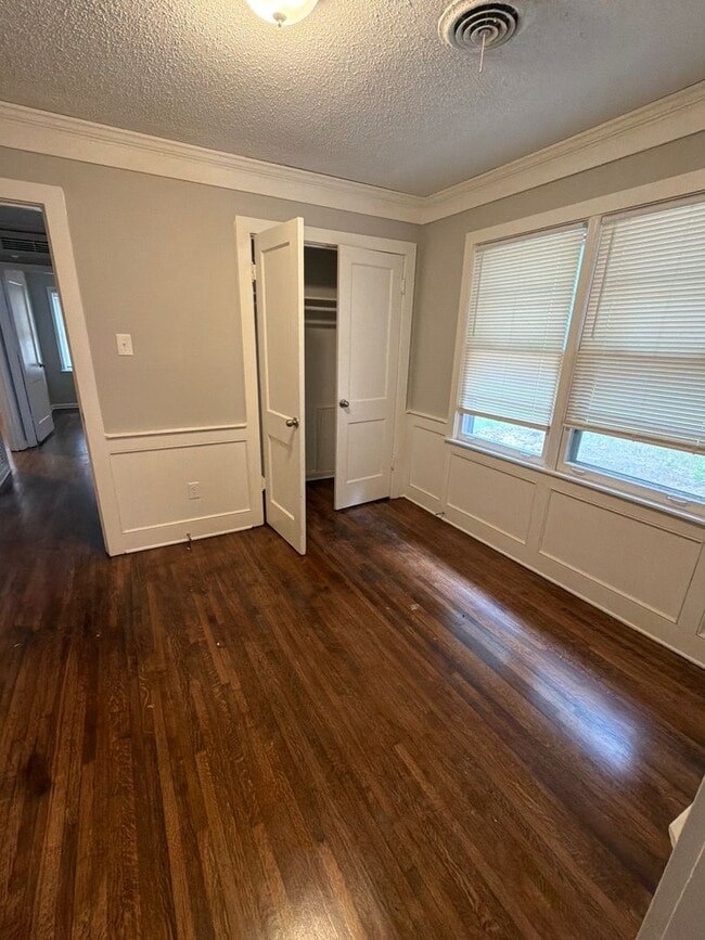 Building Photo - 4497 Quince Rd