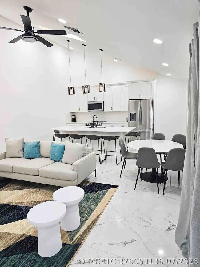 Foto del edificio - 1255 Periwinkle Pl