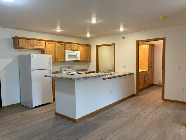 Building Photo - 107 17th Ave N
