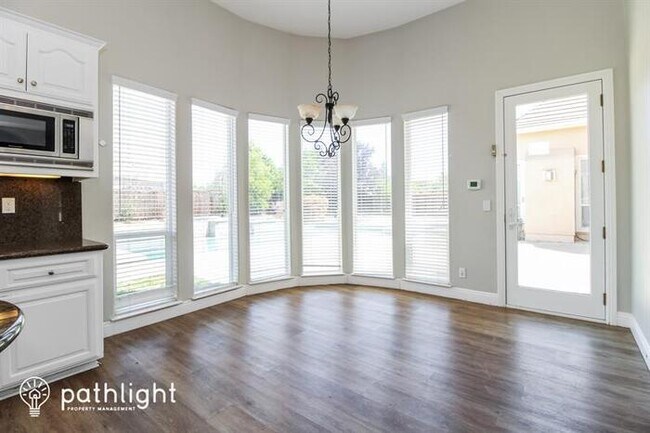 Foto del edificio - 8634 Marsh Creek Ct, Roseville, CA, 95747