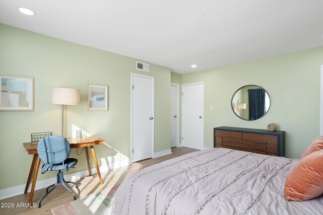 Foto del edificio - 4701 N 68th St