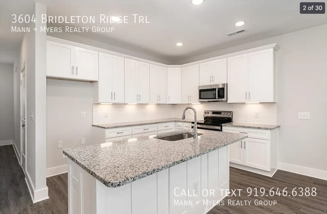 Foto del edificio - 3604 Bridleton Ridge Trail