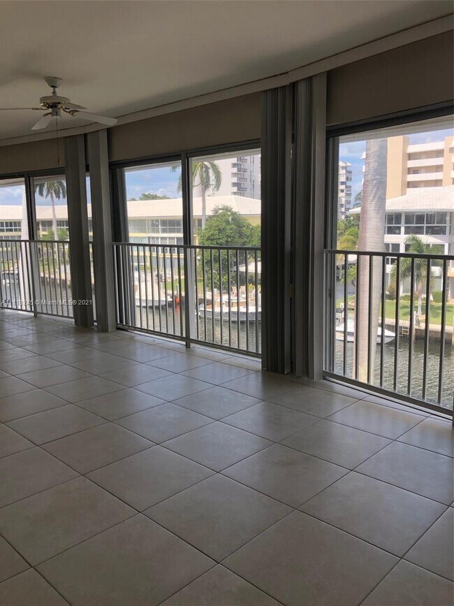 Foto del edificio - 3051 NE 47th Ct