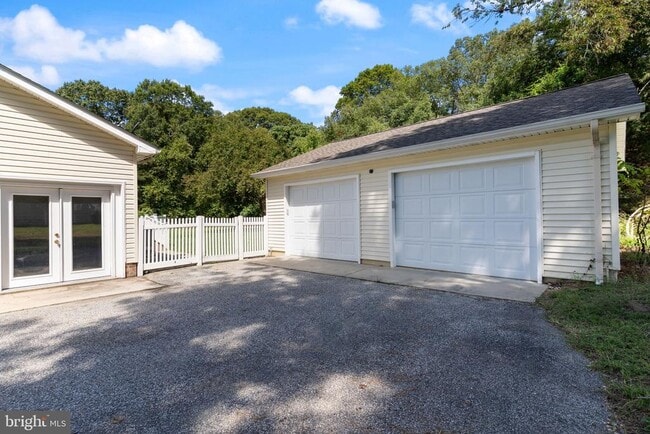 Building Photo - 1806 Lowery Rd