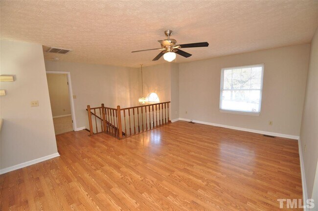 Building Photo - 3337 Joanne Dr