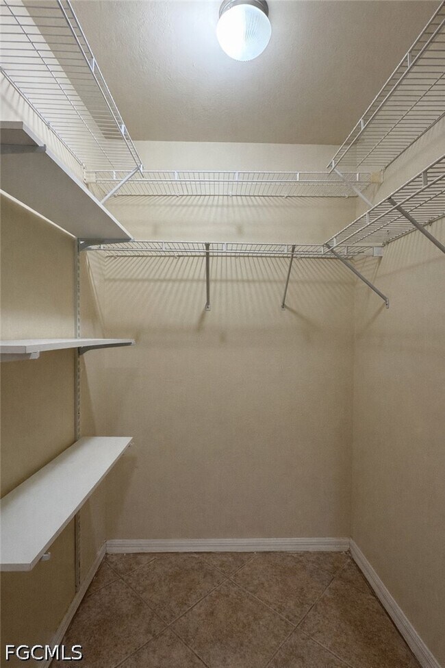 Foto del edificio - 2310 NE 8th Pl