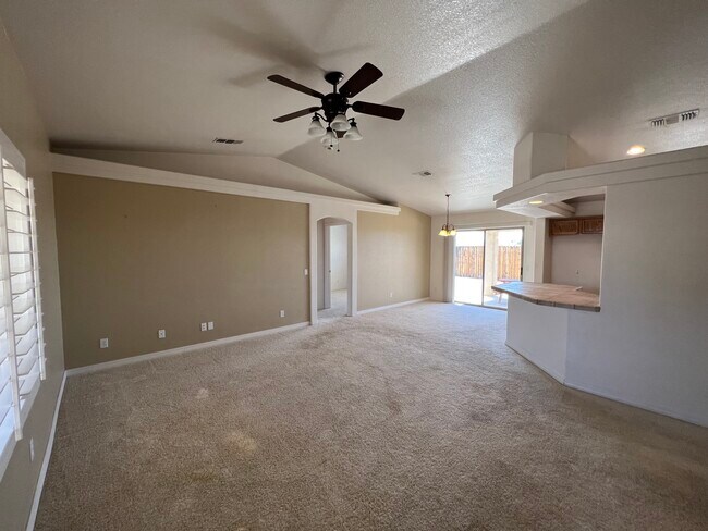 Foto del edificio - 675 Warm Springs Pl