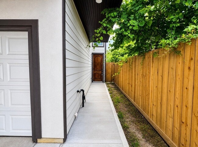 Photo - 7938 Angus Street Unit House
