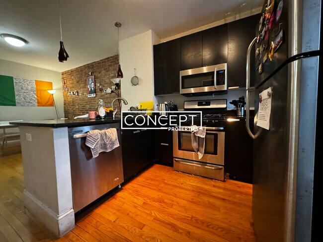 Building Photo - 14 Parker Hill Ave