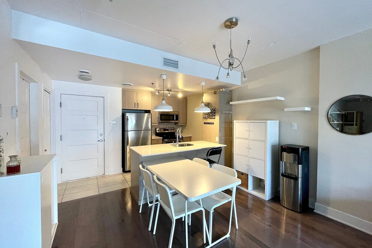 2229 Rue SainteCatherine E Unit Catherine E, Apt 203, Montréal, QC