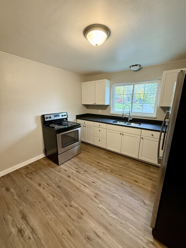 Foto del edificio - 4607 Channing Ln