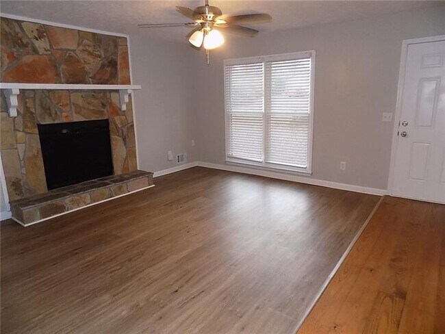 Foto del edificio - 2438 3 Bars Dr