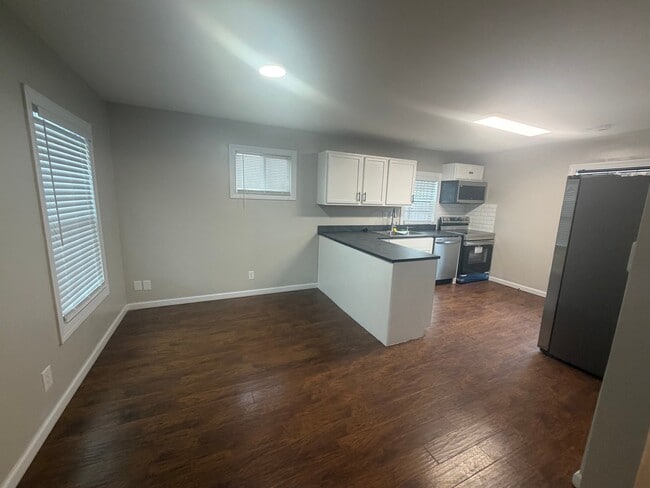 Building Photo - 1153 Sullivant Ave