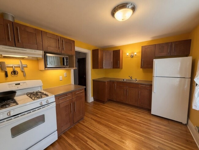 Foto del edificio - Updated 1 bedroom 1 bath, Upper Level Unit