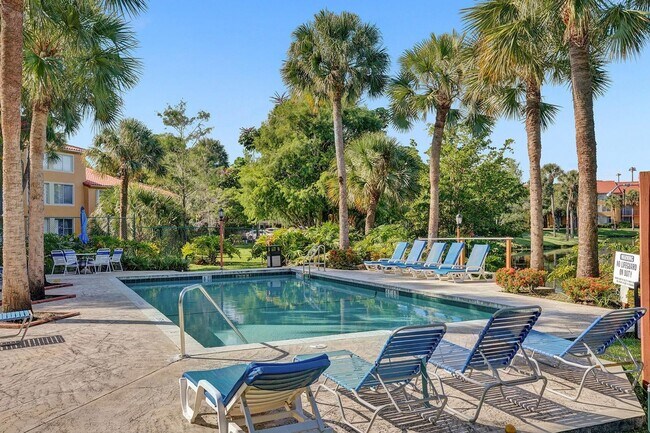 Foto del edificio - Fully Renovated 3BD/2BA in Lakes of Jacaranda - Plantation