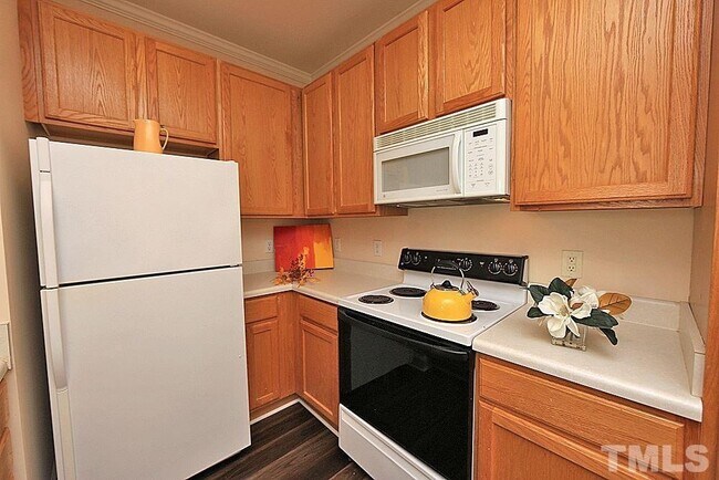 Building Photo - 703 Copperline Drive unit 302, Chapel Hill...