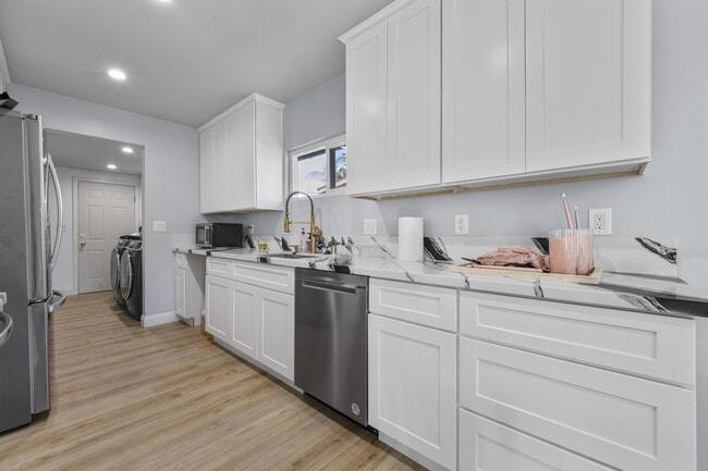 Foto del edificio - 341 E 91st St